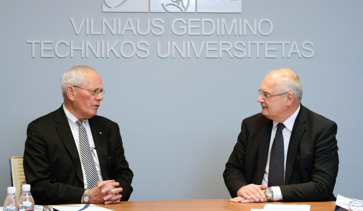 Universitete lankosi Ilinojaus technologijos instituto prorektorius